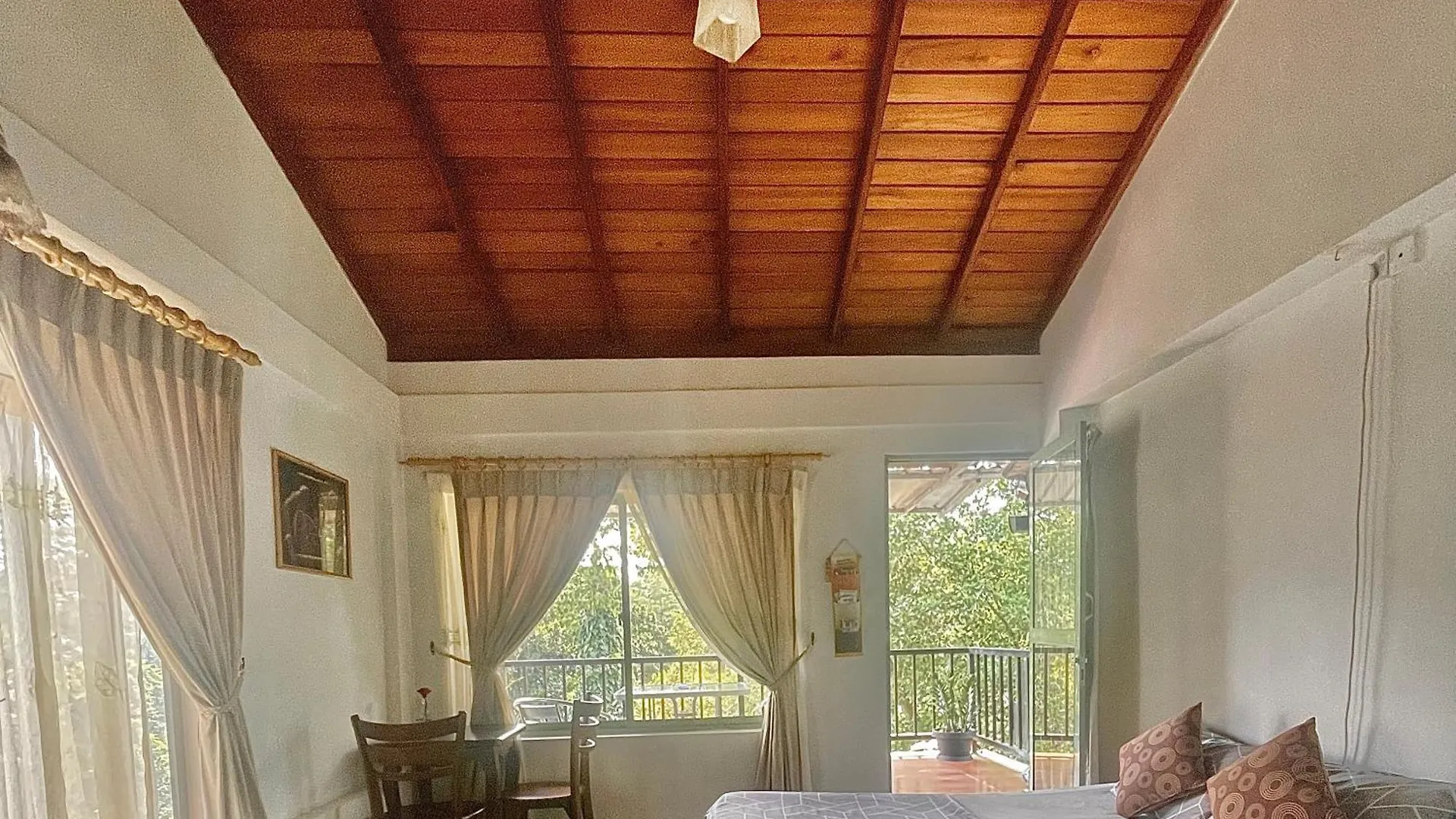 E-Stay Hanthana Kandy location